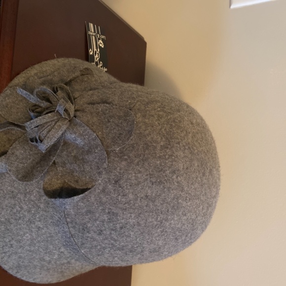 Lucy & Laurel Bell Style Hat - Picture 2 of 3